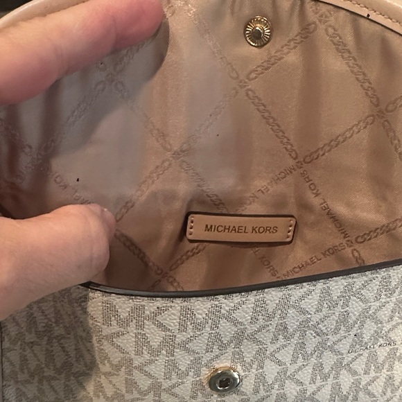 Michael Kors Beige and Pink Logo Clutch - Picture 6 of 9